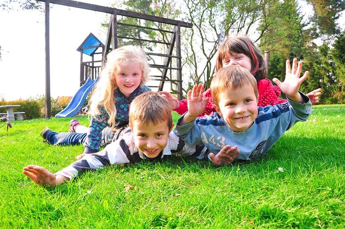 How to create a child-friendly nature play backyard